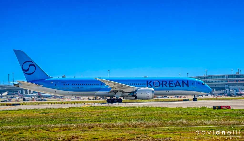 Korean Air 787 at DFW
